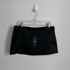 Aritzia RIVAL Black mini skirt / skort